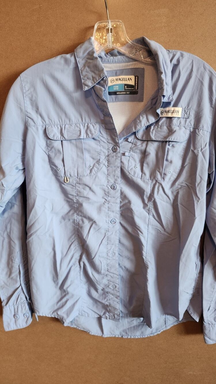 Womens Magellan Blue Classic Fit Shirt Fishing Outdoor Long Sleeve Size S Wt190